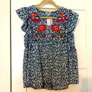 Oddi | Women’s Medium Blue leopard Patterned Chambray Top with Floral Embroidery